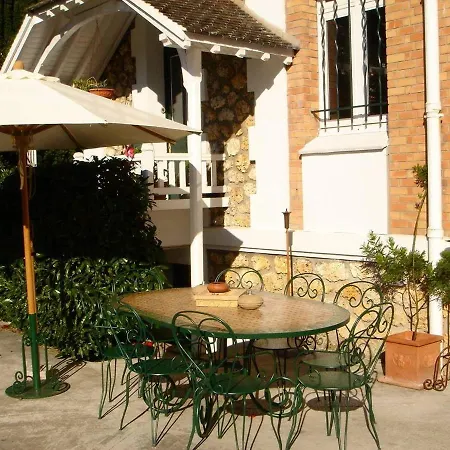De Caractere 8 A 15p, 350 M2 - 15 Mn Paris, 10 Mn Versailles Villa