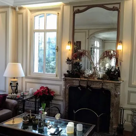 De Caractere 8 A 15p, 350 M2 - 15 Mn Paris, 10 Mn Versailles *