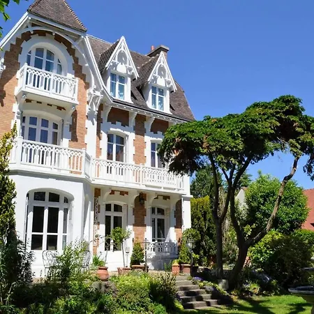 De Caractere 8 A 15p, 350 M2 - 15 Mn Paris, 10 Mn Versailles Villa