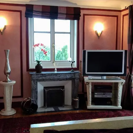 De Caractere 8 A 15p, 350 M2 - 15 Mn Paris, 10 Mn Versailles Villa La Celle-Saint-Cloud