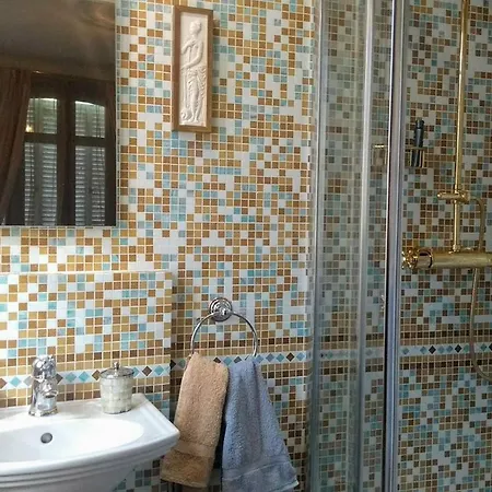 Villa De Caractere 8 A 15p, 350 M2 - 15 Mn Paris, 10 Mn Versailles *