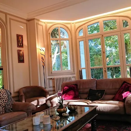 Villa De Caractere 8 A 15p, 350 M2 - 15 Mn Paris, 10 Mn Versailles La Celle-Saint-Cloud