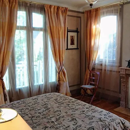 De Caractere 8 A 15p, 350 M2 - 15 Mn Paris, 10 Mn Versailles