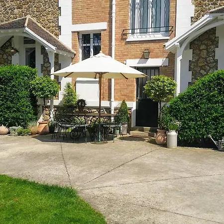 De Caractere 8 A 15p, 350 M2 - 15 Mn Paris, 10 Mn Versailles Villa *