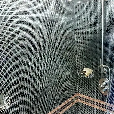 De Caractere 8 A 15p, 350 M2 - 15 Mn Paris, 10 Mn Versailles * La Celle-Saint-Cloud