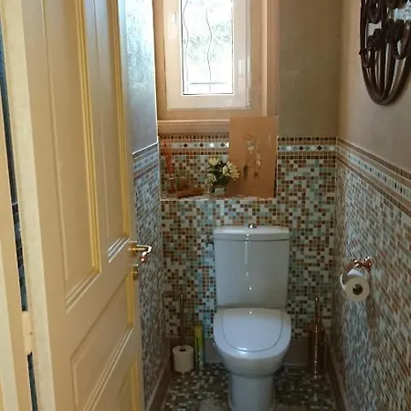 De Caractere 8 A 15p, 350 M2 - 15 Mn Paris, 10 Mn Versailles *